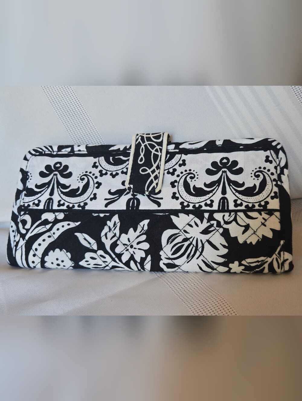 NWOT Black and White Floral Quilted Snap Wallet